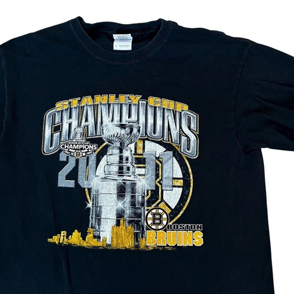 Boston Bruins Stanley Cup Champions 2011 
Men’s medium short sleeve t-shirt - Picture 2 of 5
